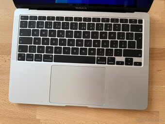 MacBook M1 | 8 GPU | 512GB SSD | TOP stav | 86 % baterie - 2