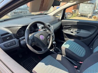 FIAT GRANDE PUNTO 2009 na nahradni dily - 2