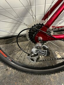 Prodám červené kolo Maxbike 6061 Aluminium - 2