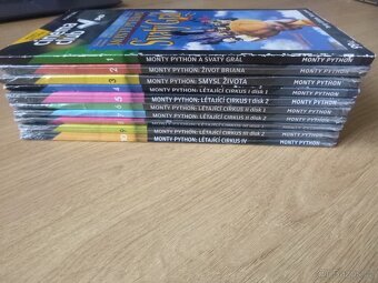 KOMPLETNI MONTY PYTHON 1-10 cz titulky NOVE - 2