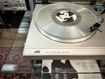 JVC L-A11 (r.1978) belt-drive, poloautomat, po servisu - 2