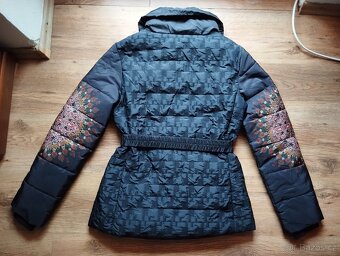 bunda Desigual vel. M - 2