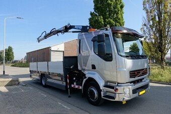 Volvo FL 240 - 4x2 – Valník + HR-Effer 75-2S – EURO 4 - 2
