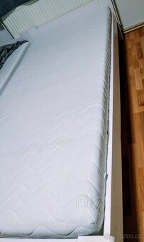 Dvě takřka nové KOMPLET postele - 2