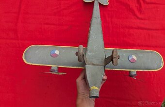 Stará plechová hračka z 1 republiky model letadla - 2