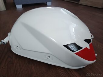 Nádrž Triumph Speed Triple RS - 2