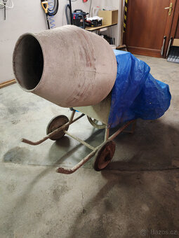 Prodám malou výklopnou míchačku - 2