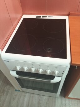 Sporák Beko CS 5800 sklokeramická deska - 2