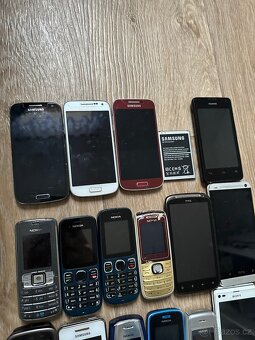 Starší mobilní telefony - 2