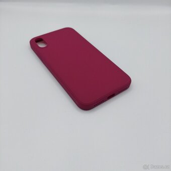 VÝPRODEJ iPhone X/XS. Zadní kryt fialový.(nový) 22ks - 2