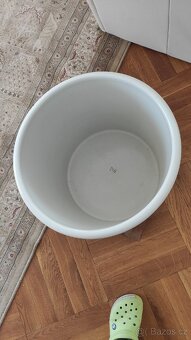 Keramický nebo kameninový obal na květináč bílý - 2