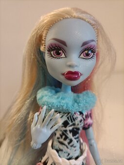 Monster High Abbey Bominable Art Class panenka - 2