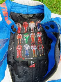 Prodám dvoudílnou kombinézu Dainese na motorku, velikost 44 - 2