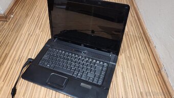 Compaq 615 na díly - 2