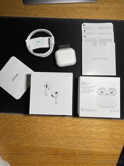 Airpods 3 generace - 2