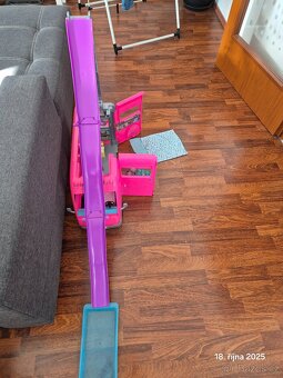 Barbie karavan s obří skluzavkou - 2