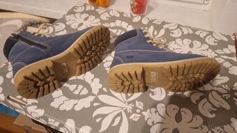 Prodám pevné boty Baťa 34 - 2