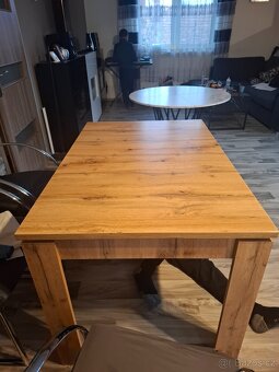 Rozkládací jídelní stůl - 2