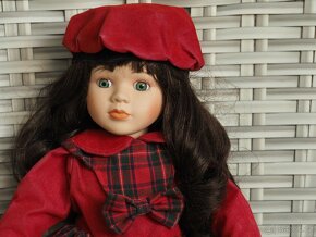 Porcelánová panenka - kárované sestry - 2