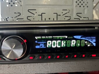 JVC autoradio  4x50 , mp3 - 2