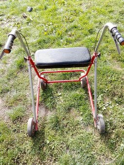 Staré chodítko - 2