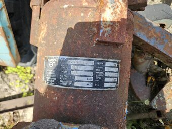 Otočný dilenský jeřáb 250 kg x 3M - 2