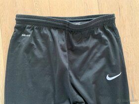 Tepláky Nike vel. 147-158 cm - 2