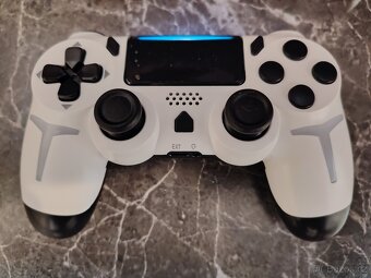 Ovladač na PlayStation 4 - Nový - 2