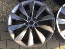 Tesla S sada disků - 2