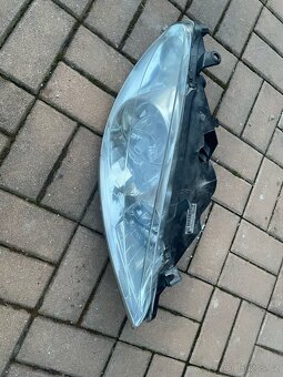 Světlomety Peugeot 307 - 2