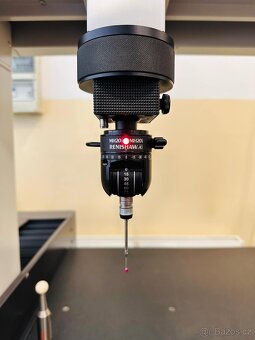 MITUTOYO Crysta- M Plus 574 - 2