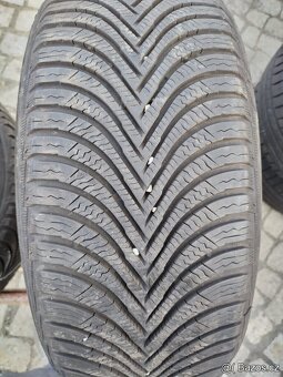225/55/16 zimni pneu DUNLOP a MICHELIN 225/55 R16 - 2