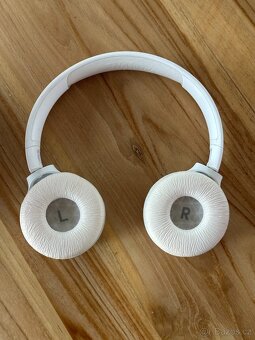 Sluchátka JBL Tune 510BT bílá - 2
