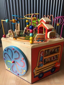 Interaktivní hrací centrum Youniversity zn. B- toys - 2