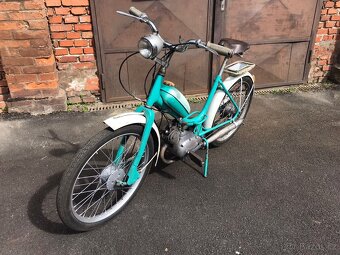 Moped S11 Stadion - 2