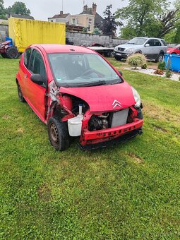 Prodám Peugeot 107 na díly - 2