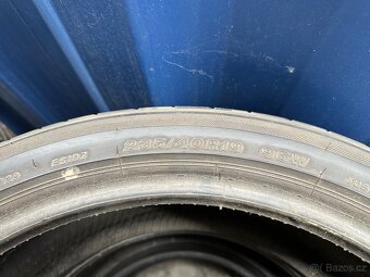 Prodám Pneumatiky Bridgestone 235/40r19 - 2