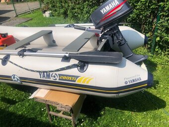 Motorový člun YAMAHA 280STI,MOTOR YAMAHA 5HP Půjčovna - 2