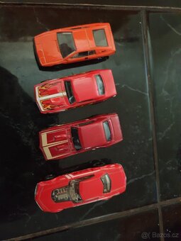 Hotwheels 4 autíčka - 2
