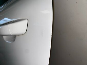 Levé zadní dveře bílá metalíza LC9A VW Touareg 7P r.v. 2014 - 2