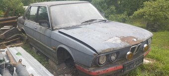 BMW E28 524TD NA DÍLY PRODÁM PLATÍ DO SMAZÁNÍ - 2