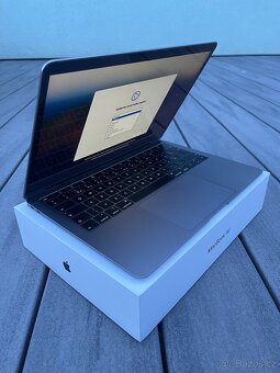 MacBook Air 13” 2018 Vesmírně šedý - 2