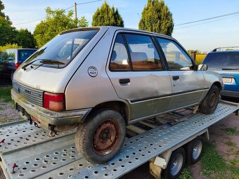 Peugeot 205 automatik - 2
