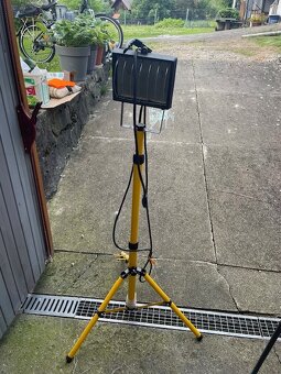 STOJICI LAMPA - 2
