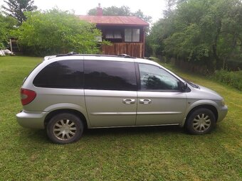 CHRYSLER VOYAGER 2.5 CRD manuál 7 míst. - 2