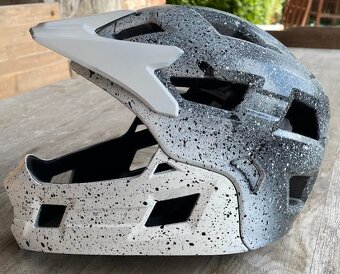 Designová helma / přilba / cyklo / moto - 2