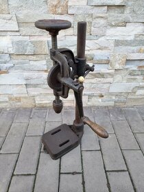 Stará ruční vrtačka - 2