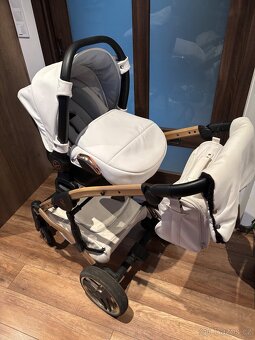 Kočárek Junama - 2