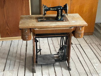 Stroj MINERVA / Rezler & Komárek v Opavě / státní ZNAK - 2