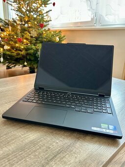 Lenovo Legion Pro 5 (255HX, RTX 5060, OLED) - 2